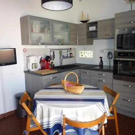 T2 Climatise A Port - Terrasse, Parking, Proche Mer, Animaux Bienvenus - Fr-1-798-24 Apartman